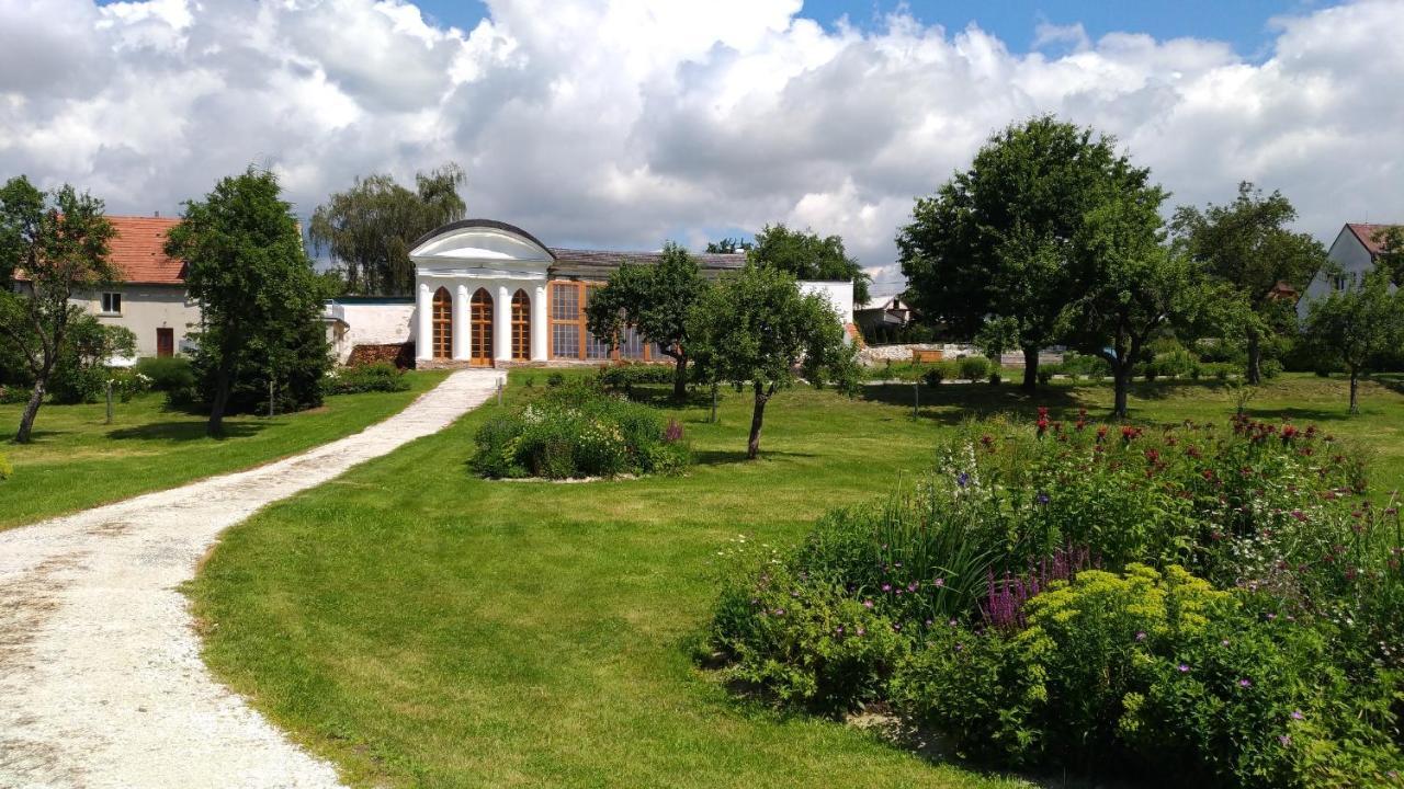 Zamek Hradek U Susice Hotel Luaran gambar