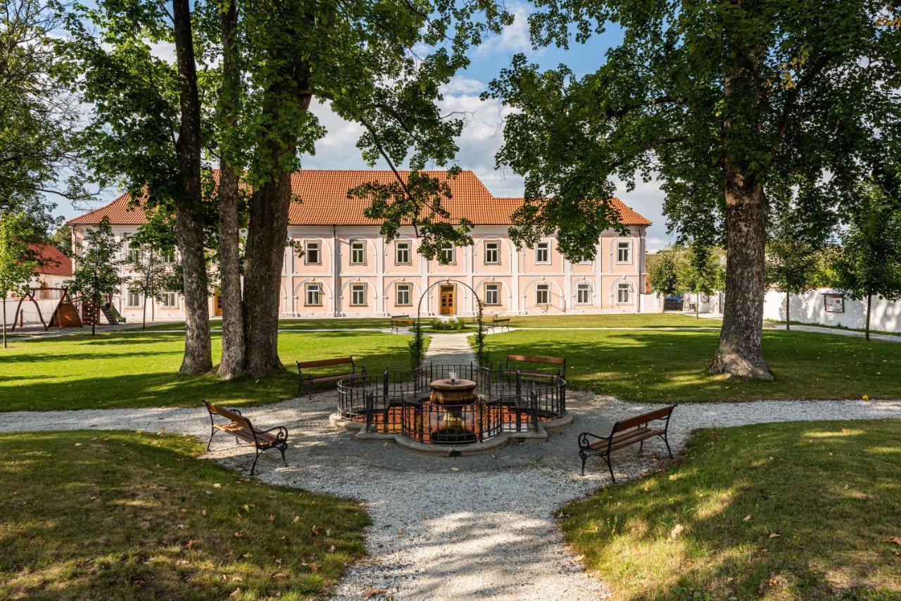 Zamek Hradek U Susice Hotel Luaran gambar