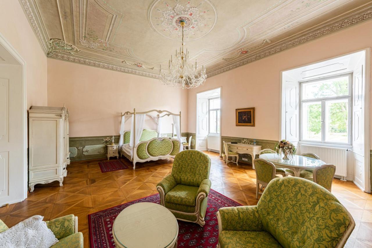 Zamek Hradek U Susice Hotel Luaran gambar